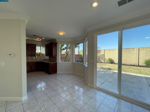 1870 Summerfield Ct, Oakley CA  94561-3074 exterior