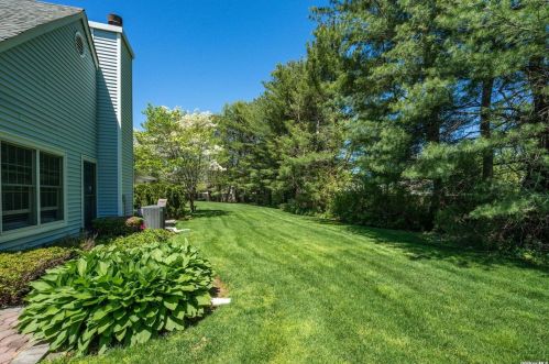 35 Standish Dr, Mount Sinai NY  11766-2621 exterior