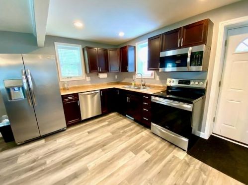 1901 Wall St, Waukesha WI  53188-2829 exterior