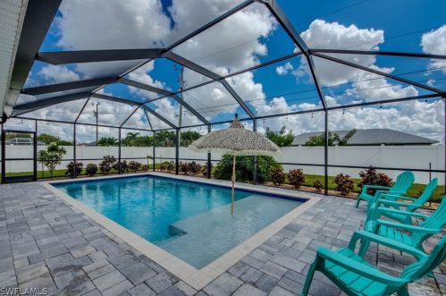 3011 10th Pl, Cape Coral, FL 33904-3904
