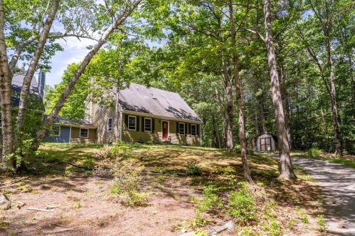 56 Fox Garrison Rd, Lee NH  03861-6338 exterior