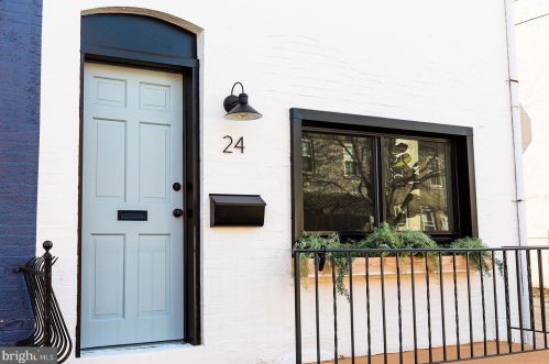 24 New St, Lancaster PA  17602-2028 exterior