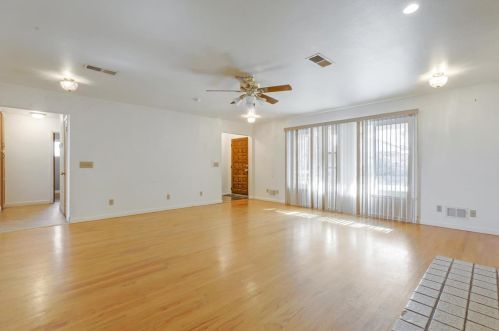 1670 Hillcrest Rd, Hollister CA  95023-5205 exterior