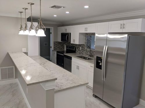 4084 Coconut Cir, Naples, FL 34104-4408