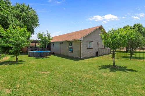 8158 Fm 1385, Pilot Point TX  76258-8003 exterior