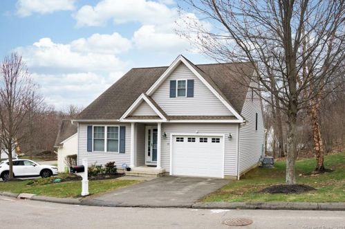 286 Beth Ln, Waterbury CT  06705-2523 exterior