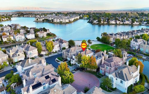 8 Dana Point Ct, Redwood City, CA 94065-1288