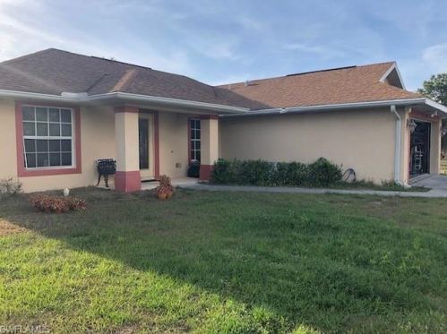 917 Venice Ave, Lehigh Acres, FL 33971-5229