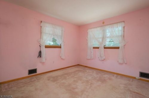 70 Highland Ave, Whippany NJ exterior