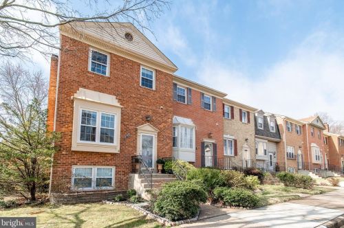 9780 High Water Ct, Springfield, VA 22015-1802