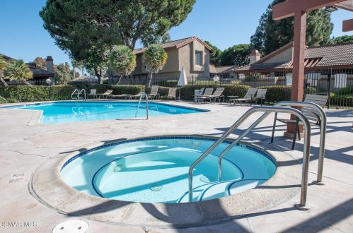 3683 Via Pacifica Walk, Oxnard CA  93035-2224 exterior