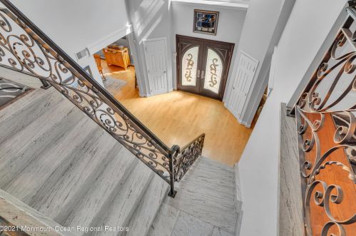 142 Serpentine Dr, Morganville NJ  07751-1400 exterior