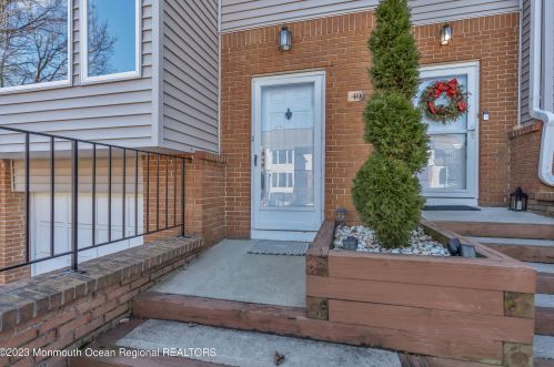 40 Ambassador Dr, Tinton Falls, NJ 07701-2290