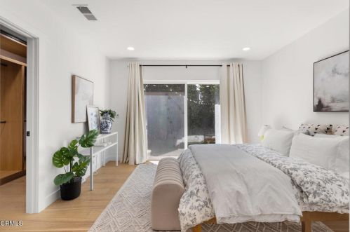 12432 La Maida St, North Hollywood CA  91607-3507 exterior