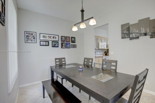 2053 149th Ave, Hollywood FL 33027-4340 exterior