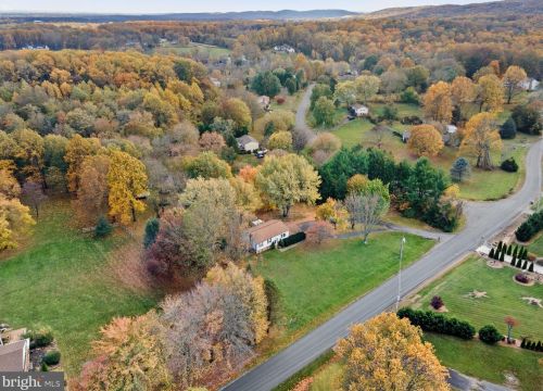 16309 Poplar Hill Rd, Haymarket VA  20169-2101 exterior