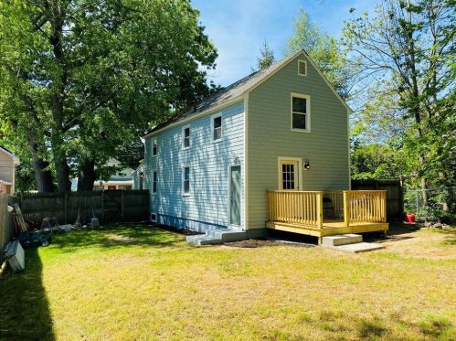 93 Hazard Ave, Warwick RI  02889-9403 exterior