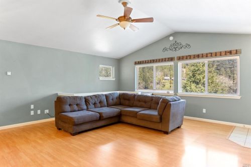 25592 Fairbanks Pl, Willits CA  95490-8910 exterior