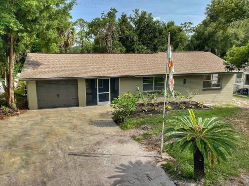 105 Medina Rd, De Bary, FL 32713-3405