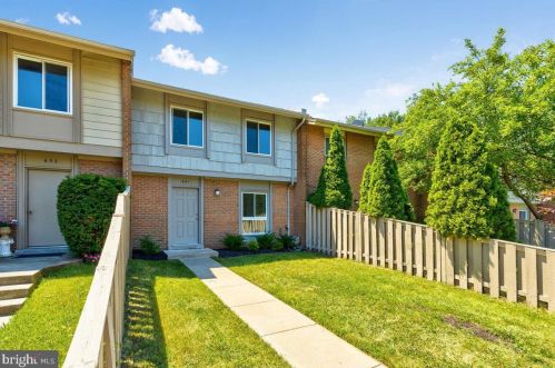 601 Clearwater Ct, Herndon VA  20170-4125 exterior