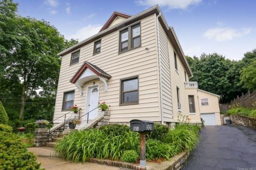 51 Hobby St, Pleasantville, NY 10570-2934