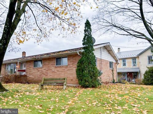 104 Front St, Alburtis, PA 18011-9348