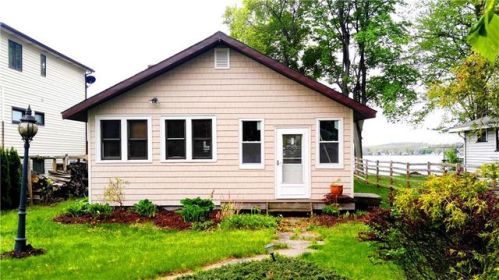 5910 Big Tree Rd, New Hyde Park, NY 14480-9722
