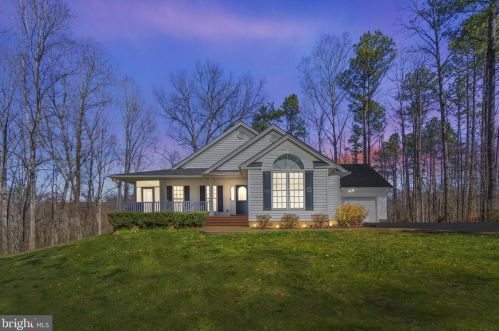 25 Countryside Dr, Fredericksburg VA  22406-4142 exterior
