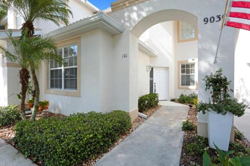 9030 Las Maderas Dr, Bonita Springs, FL 34135-2820