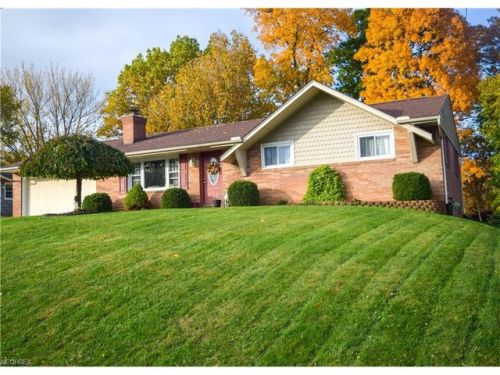 3210 Crown Point St, Massillon, OH 44646-3032