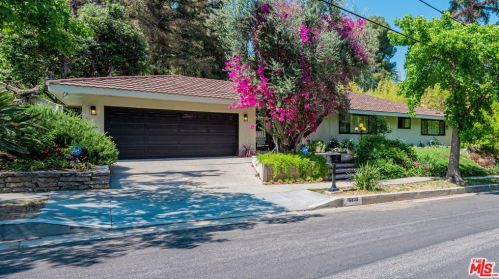 16839 Escalon Dr, Van Nuys, CA 91436-3833