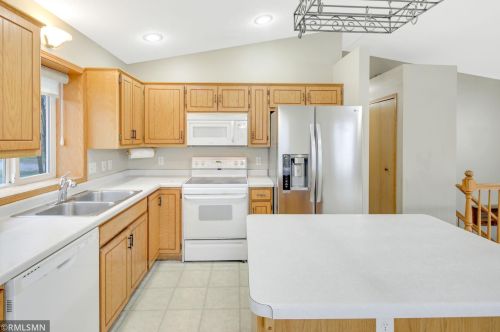 11 8th Ave, Sauk Rapids, MN 56379-2044