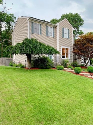 57 Remington Farm Dr, Coventry, RI 02816-8276