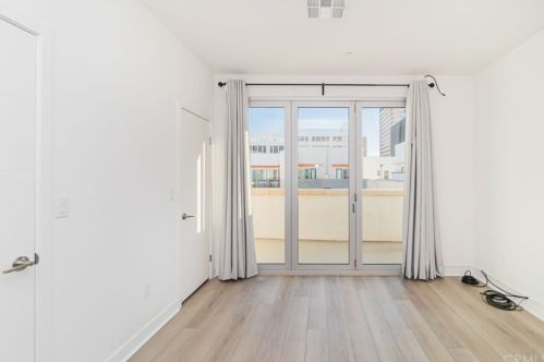 241 Elm Ave, Long Beach CA 90807-3403 exterior