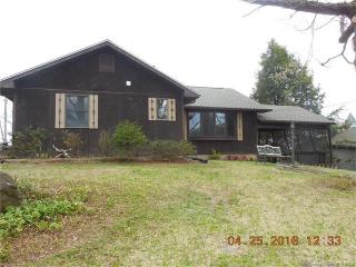 1406 Spindle Hill Rd, Waterbury, CT 06716-1228