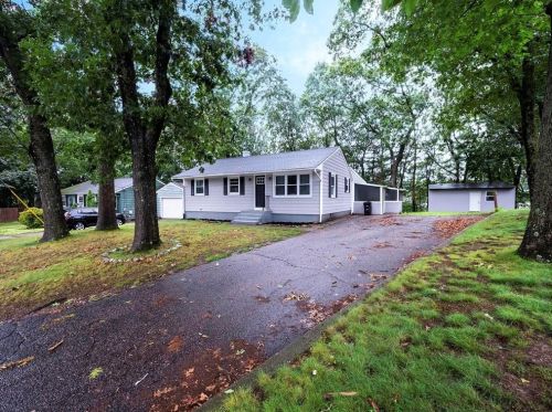 91 Windsor Park Dr, Coventry RI  02816-5353 exterior