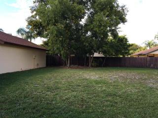 5428 152nd Place Cir, Miami, FL 33185-4119