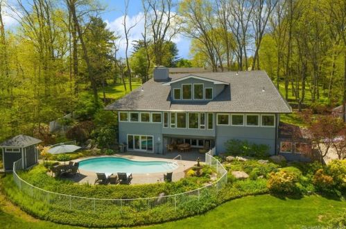 7 Captains Walk, Essex, CT 06426-1430