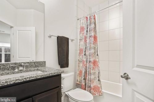 10244 Forest Lake Dr, Great Falls VA  22066-3609 exterior