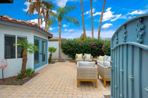 54404 Avenida Madero, La Quinta CA  92253-3620 exterior