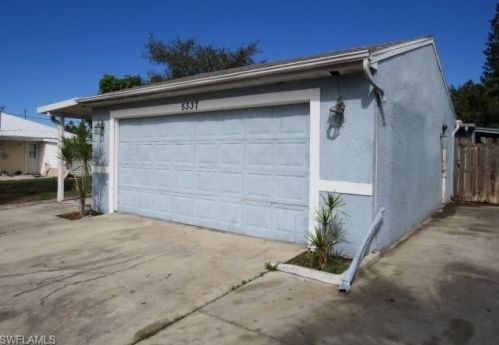 5337 19th Ave, Naples, FL 34116-5631