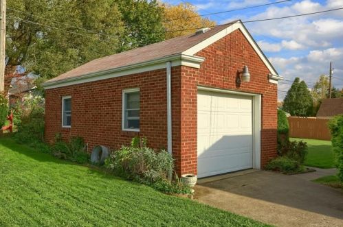 1812 Dailey Ave, Latrobe PA 15650-3027 exterior