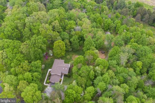 10085 Fox Hound Dr, Nokesville VA  20181-1431 exterior