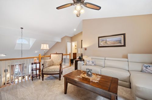 7044 Clubview Dr, Bridgeville PA  15017-1097 exterior