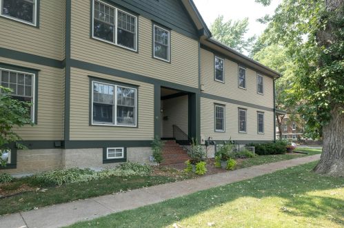 95 Arundel St, Saint Paul, MN 55102-2001