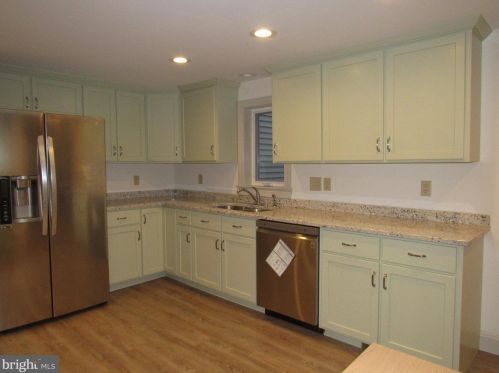 42 Railroad Ave, Camden-Wy DE  19934-1023 exterior