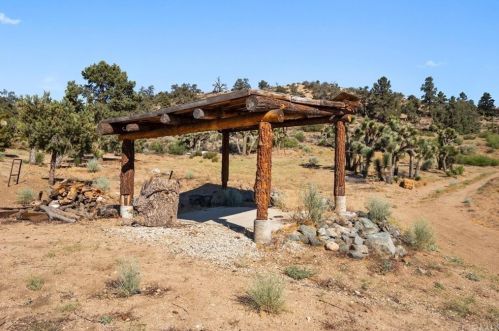 2676 Mustang Ln, Wrightwood CA  92397 exterior