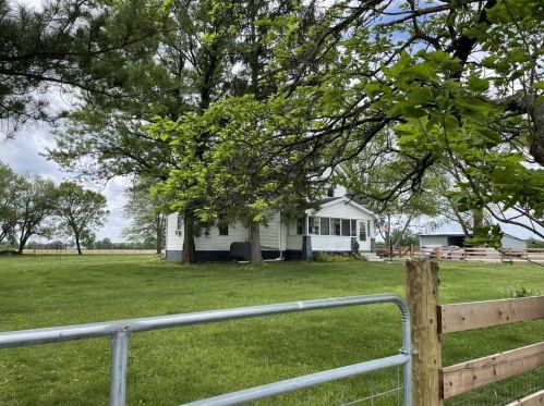 5465 Rensch Rd, Darbydale, OH 43123-9537
