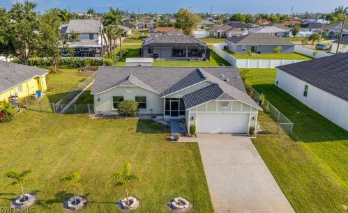 826 2nd St, Cape Coral, FL 33991-1511