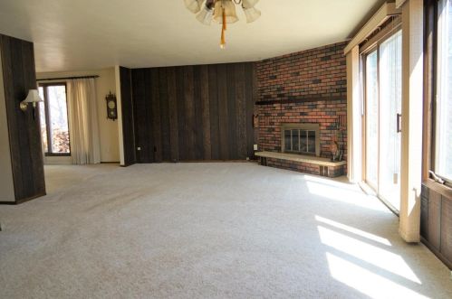 1963 Wood Ln, Green Bay WI  54304-1915 exterior